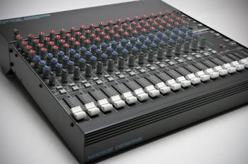 Mackie CR 1604 B-Stock Heeft onderhoud nodig